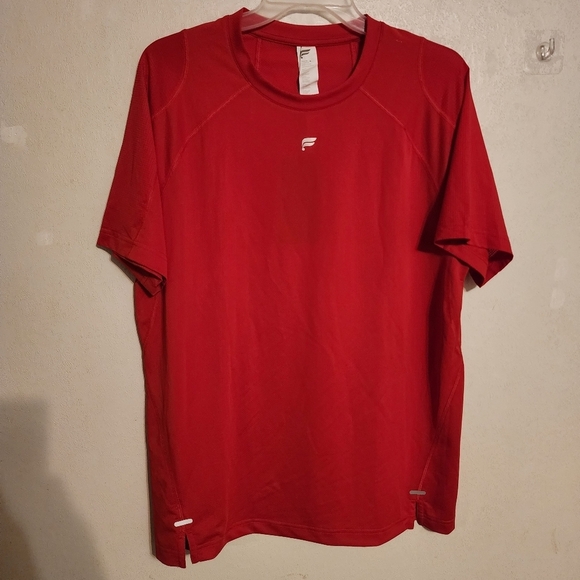 Fabletics Mens The O2 Tee Short Sleeve Heated Red Size L NWT - Picture 1 of 8